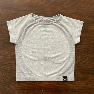 Violate the Dress Code short sleeve crop size M!